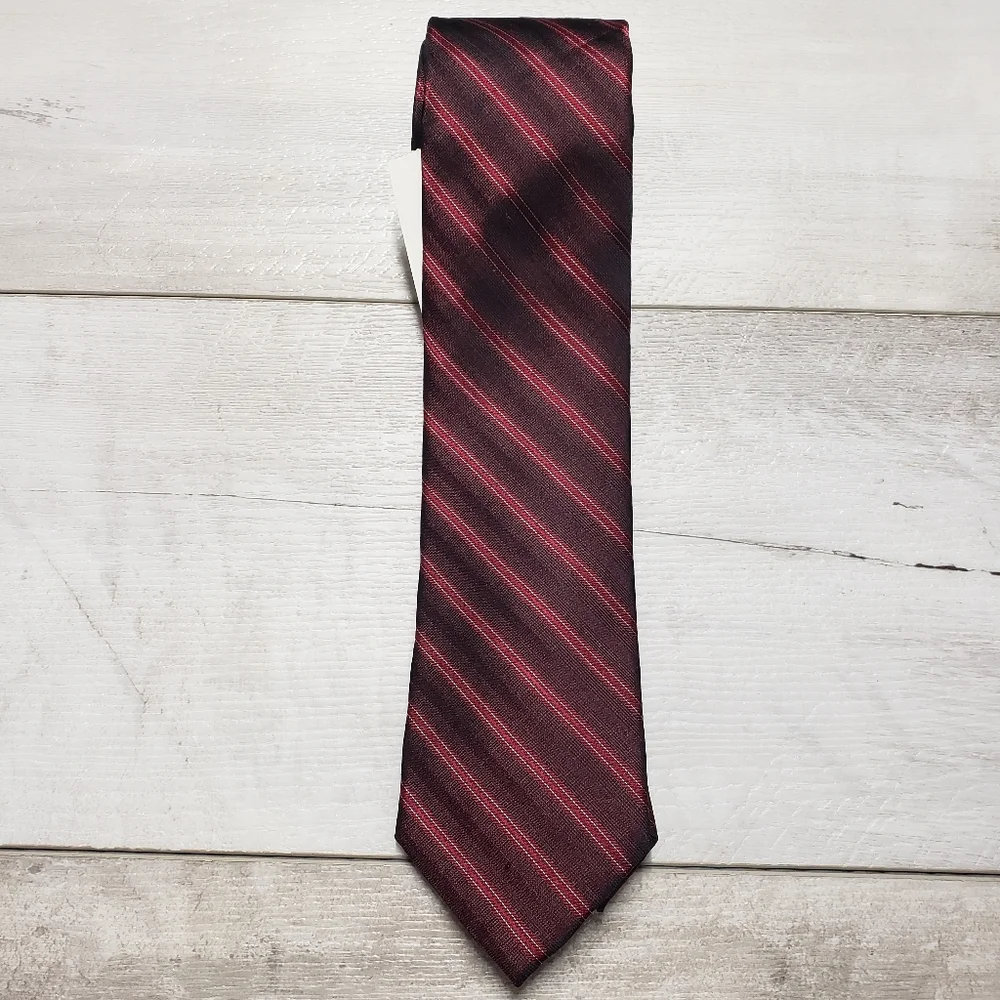 Calvin Klein 100% Silk Mens 57.5x3 Necktie Carbon Stripe II Office